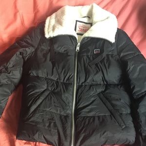 Levi puffer